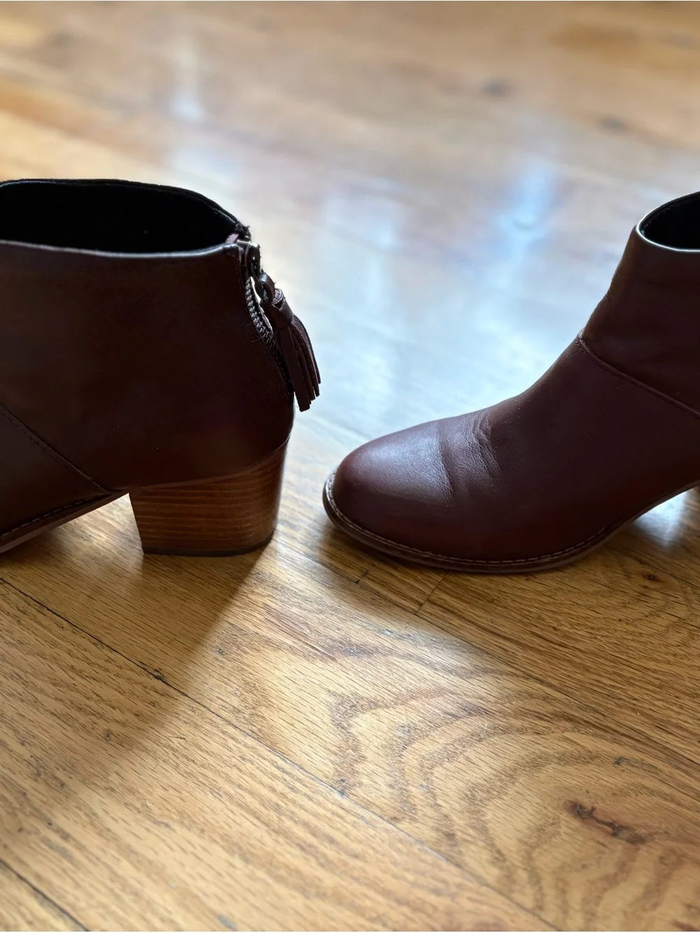 Toms Women's Wine Leather Ankle Boot